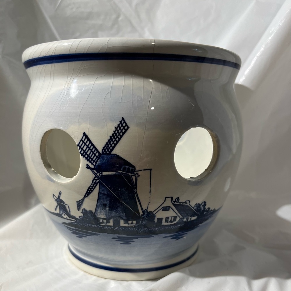 Charming Blue and White Delft Hand Painted Amaryllis Orchid Crocus Flower Pot